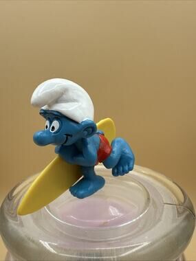 Surfer Smurf With yellow board 20137 Figure Vintage Schleich Peyo 1981